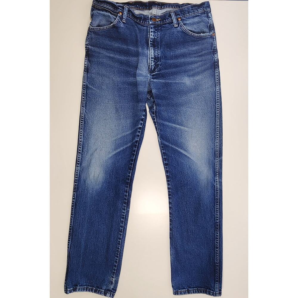 Wrangler Men's 38x34 Straight Leg Jeans Medium Wash Distressed Y2K‎